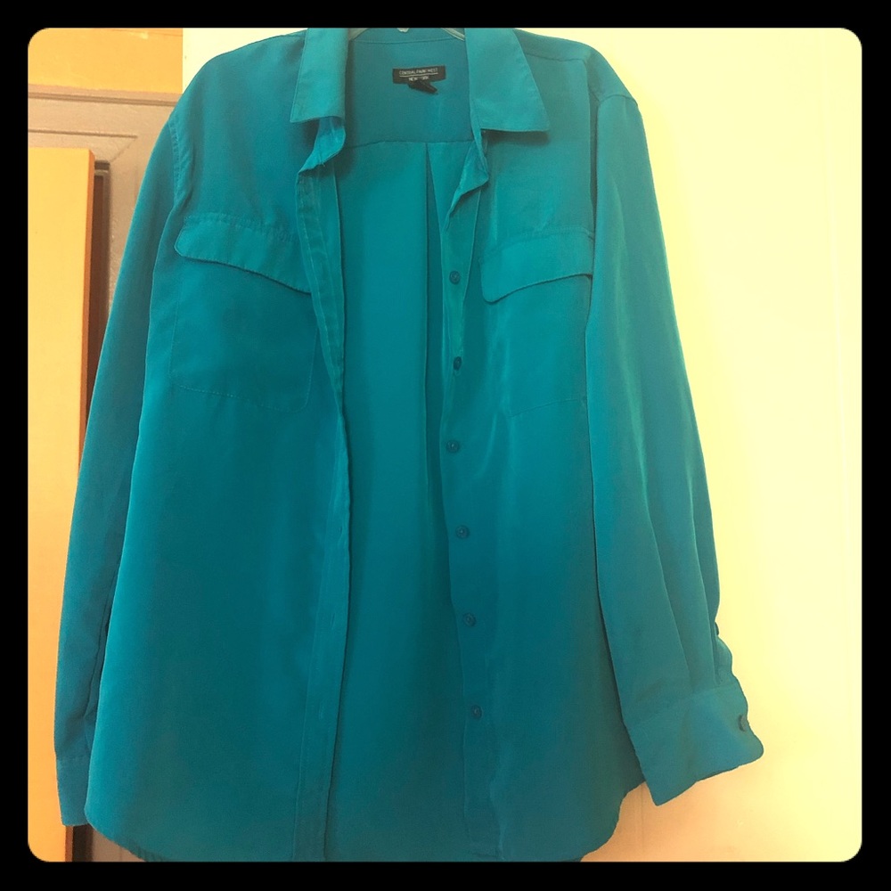 Collared aquamarine shirt